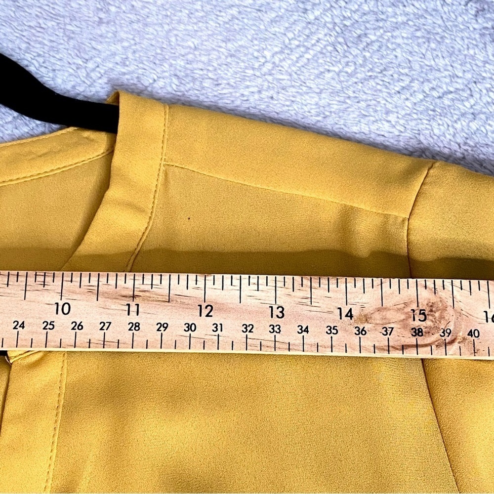 Suzy Shier Long Sleeve Yellow Mustard Size L Polyester Light & Classy Pre-Loved - Picture 9 of 15